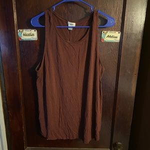 Old navy burgundy scoop neck tank